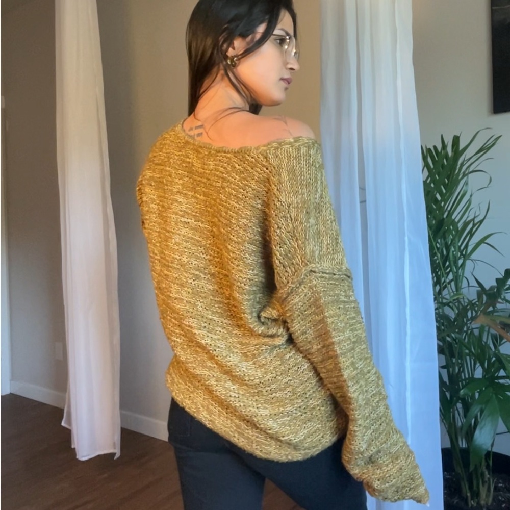 Universal thread green slouchy sweater